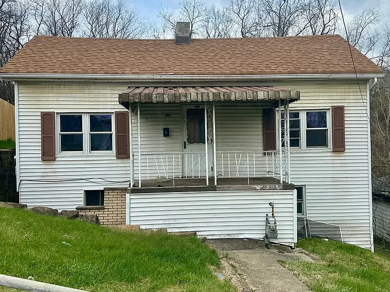 113 Spring Ave — Photo 2