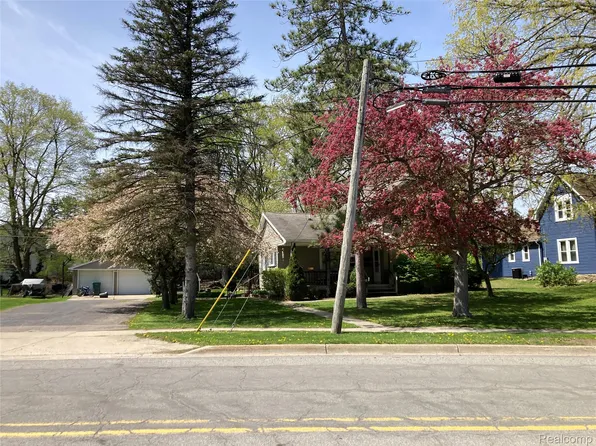 (undisclosed Address), Lapeer, MI 48446