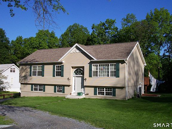2nd image of 15 Old Oak Road