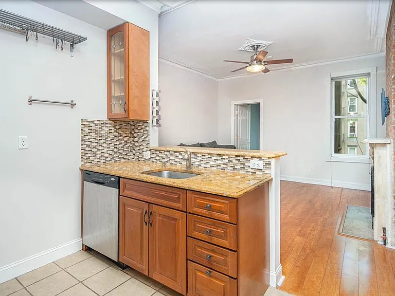 924 Garden St #2R — Photo 7