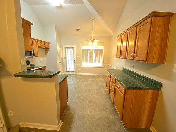 5th image of 1528 Sawmill Creek Ln