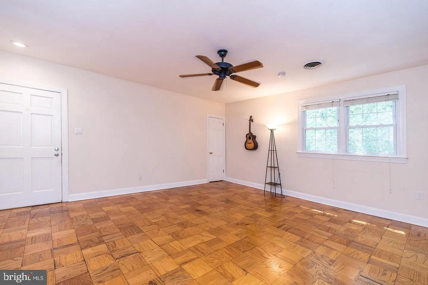 1 bed, 1.0 bath, 938 sqft, $1,950 — Photo 3