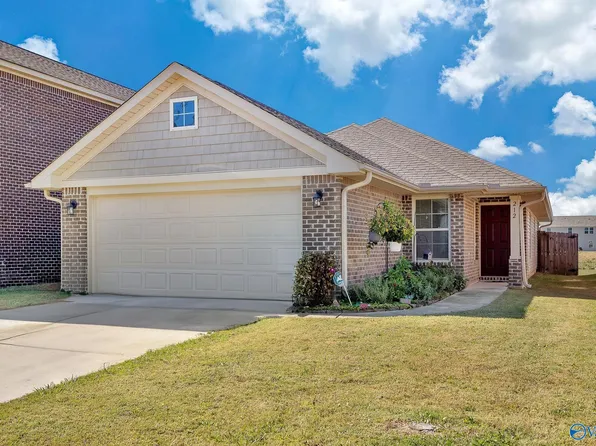 212 Bermuda Lakes Dr, Meridianville, AL 35759