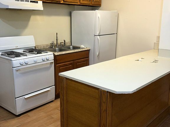 3rd image of 2609 Fremont Ave S APT 13
