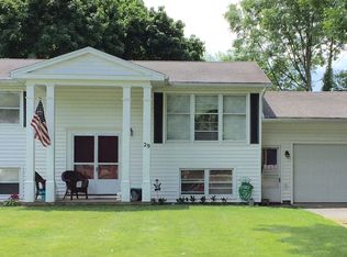 29 Ridge Castle Dr, Rochester, NY 14622