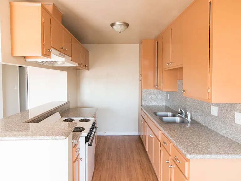 645 Lime Ave — Photo 21