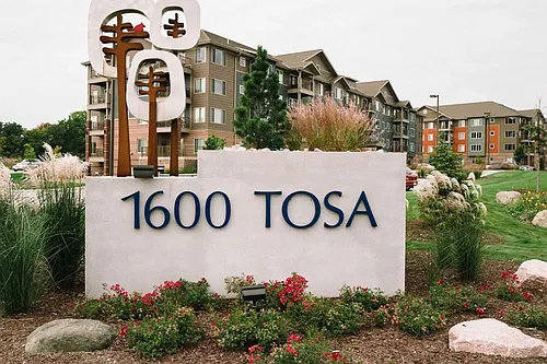1600Tosa Apartments Photo 1