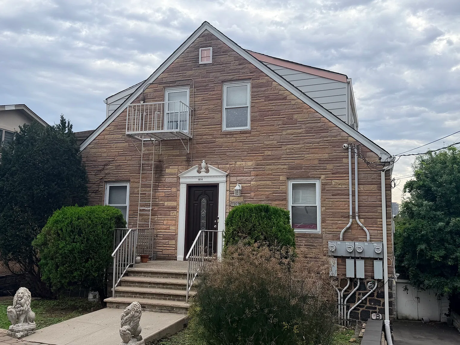 1014 Ponsi St — Photo 1
