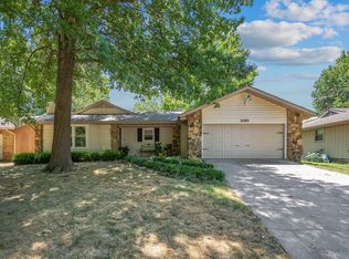 3054 W Countryside Dr, Springfield, MO 65807