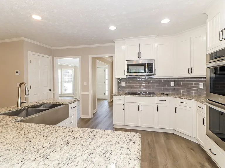 4832 Helga Way NE — Photo 8