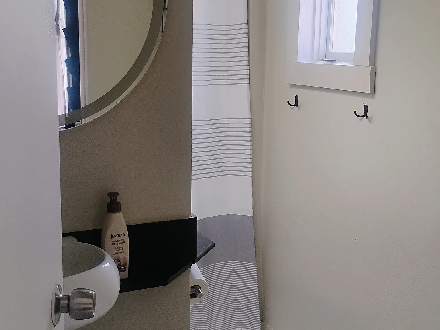 1 bed, 700 sqft, $1,400 — Photo 3