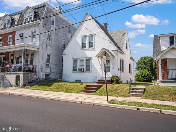 37 S Madison St, Boyertown, PA 19512