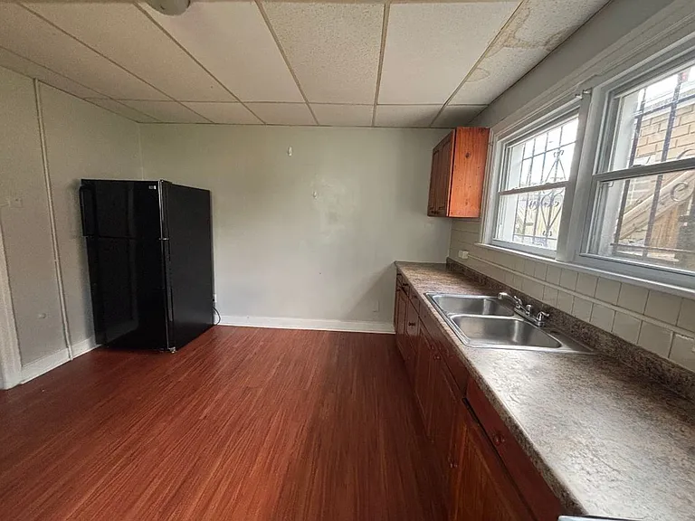 1302-1304 Lehigh St — Photo 3