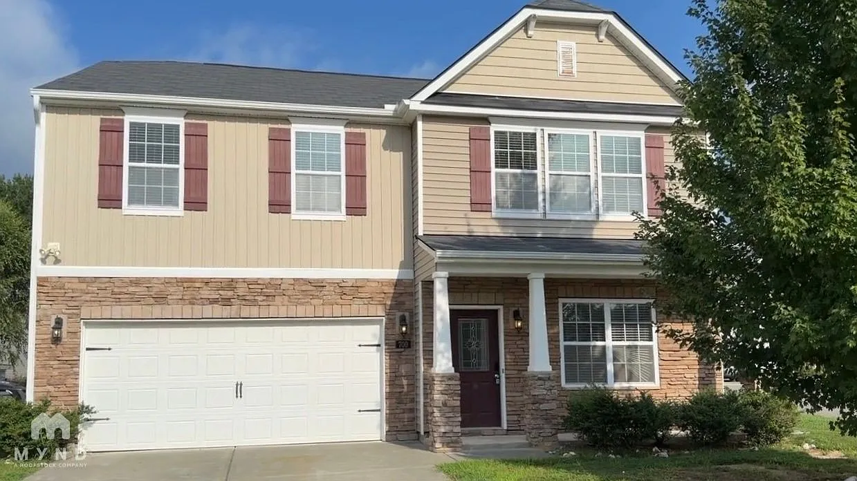 4 bed, 2.5 bath, 2635 sqft, $2,095 — Photo 1