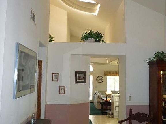 Many dramatic custom details