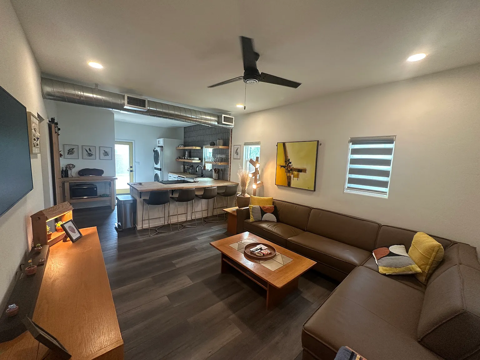 2 bed, 750 sqft, $2,650 — Photo 2
