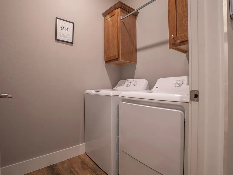 1733 Booker Cir — Photo 16
