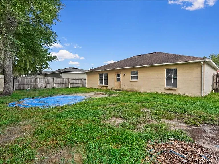 568 Kingfisher Dr — Photo 4