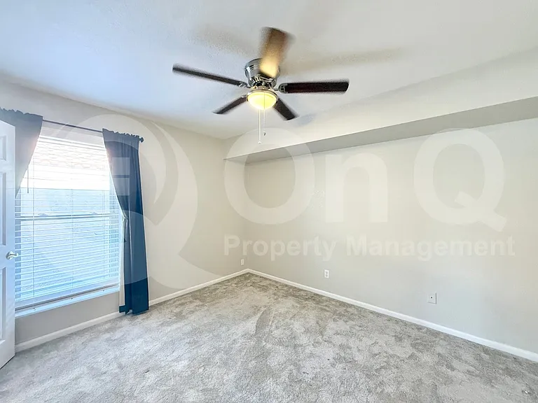 1915 E Buena Vista Dr — Photo 17