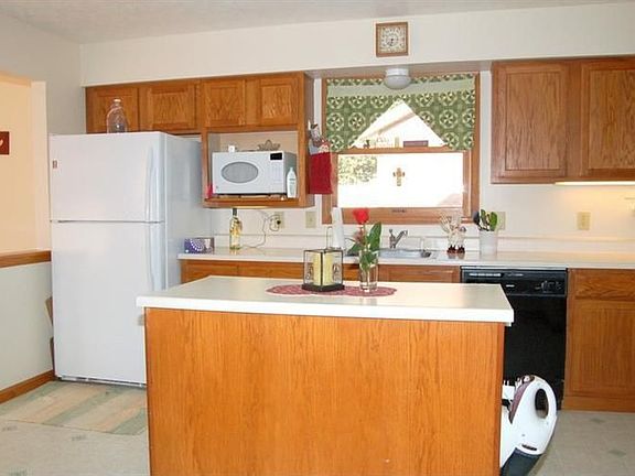 5th image of 7040 Maple Creek Dr