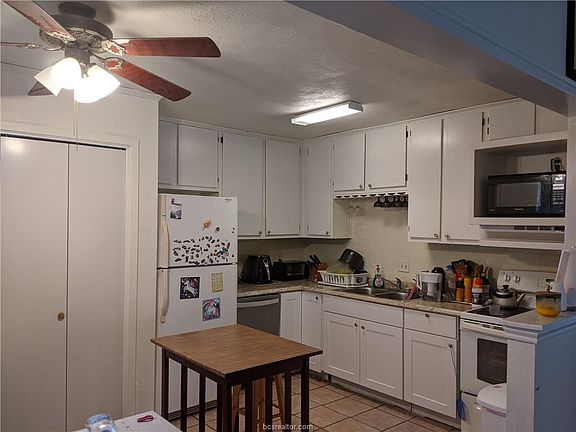 2nd image of 612 San Saba Ct