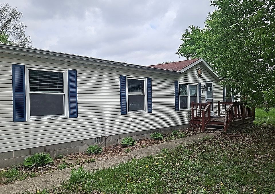 1st image of 301 Illini St