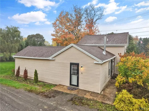 3223 Amber Rd, Marcellus, NY 13108