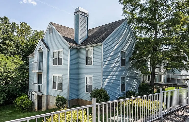 Whispering Lake Apartments — Photo 30