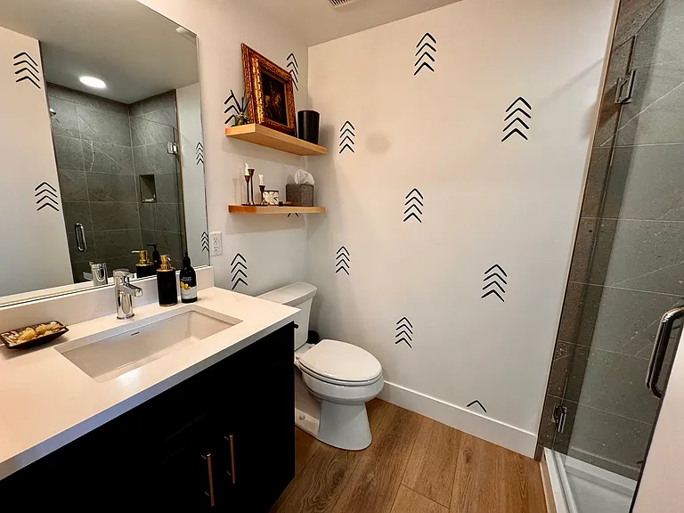 311 W Peach St #2 — Photo 9