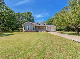 662 Ruby Richardson Dr, Killen, AL 35645