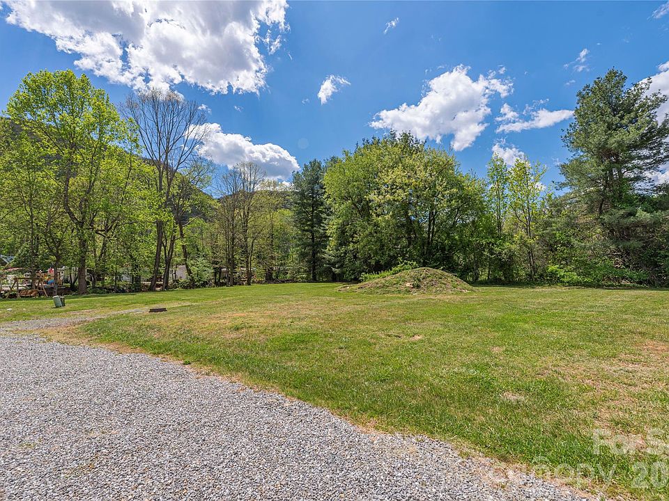 1st image of 600 Sophie Rd