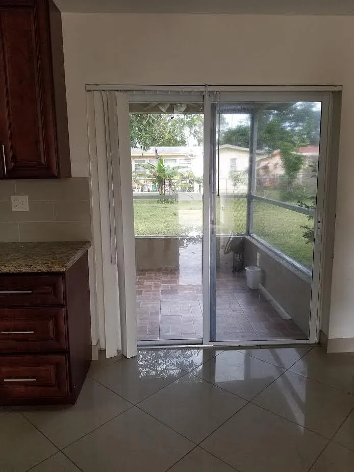 3 bed, 1205 sqft, $2,750 — Photo 3
