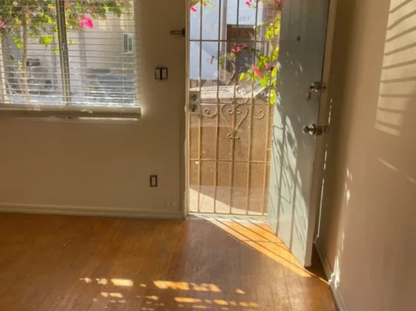 404 E Balboa Blvd, Newport Beach, CA 92661