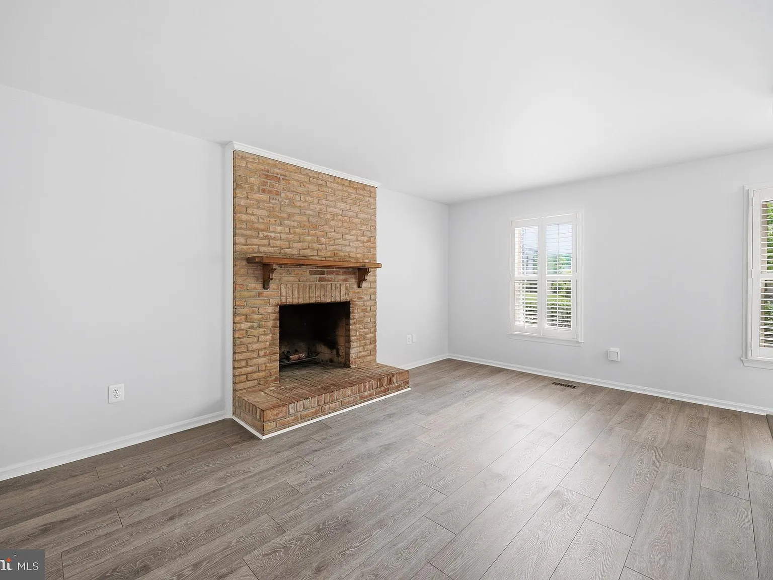 4 bed, 2.5 bath, 1984 sqft, $3,995 — Photo 4