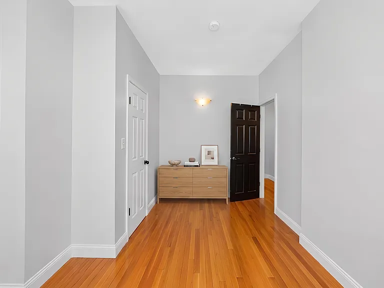 881 Harrison Ave #1A — Photo 14