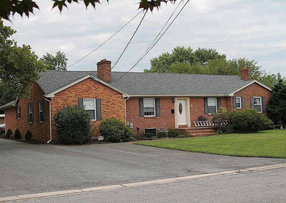 1st image of 3 McIntyre Dr