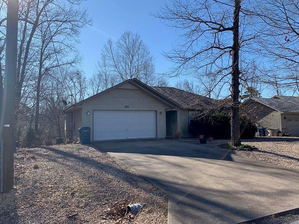 1st image of 33 Lyndhurst Dr