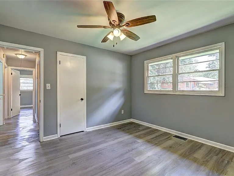 970 Oglethorpe Ave — Photo 19