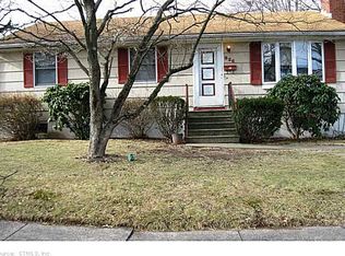 826 Pine Rock Ave, Hamden, CT 06514