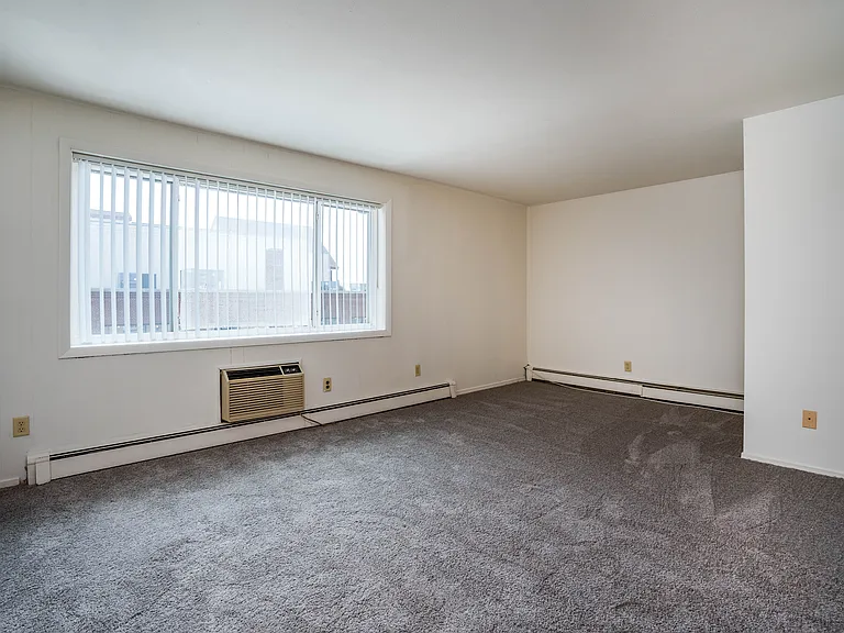 136 Main St #105 — Photo 3