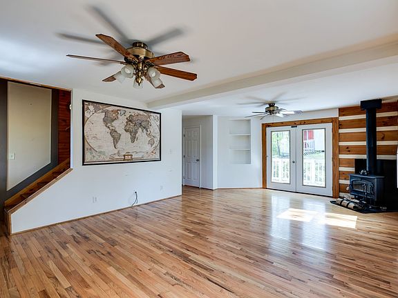 11th image of 1707 Sugar Ridge Rd