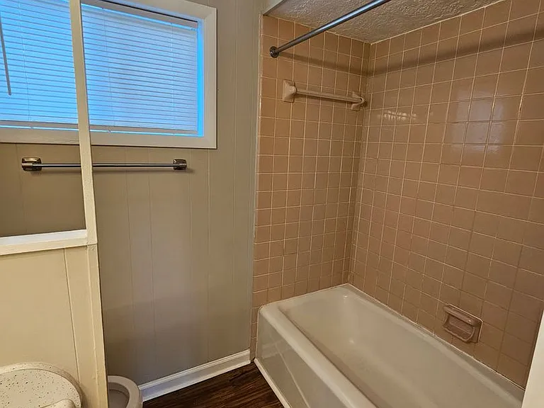 Willow Terrace Apartments — Photo 12
