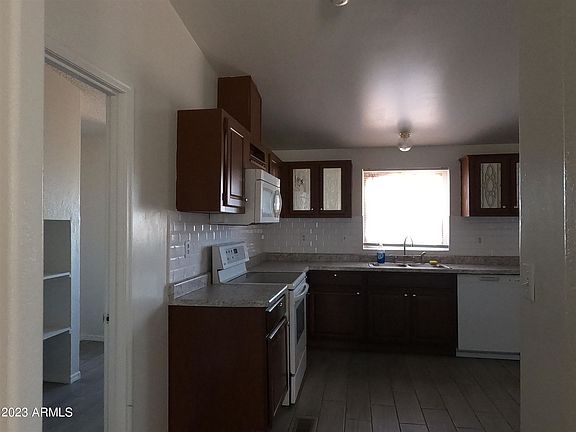 2nd image of 10253 E Lind Rd