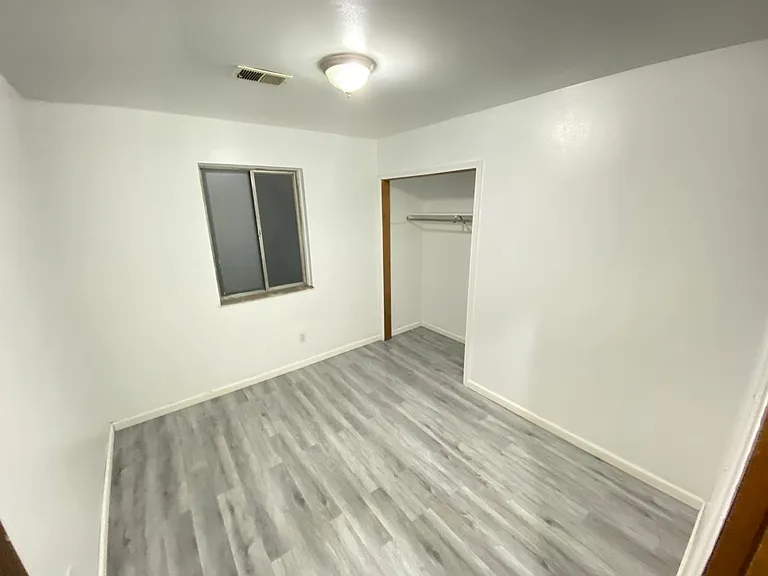 2121 Iuka Ave — Photo 8