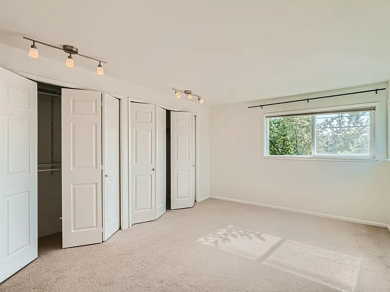 301 22nd Ave E #3A — Photo 4