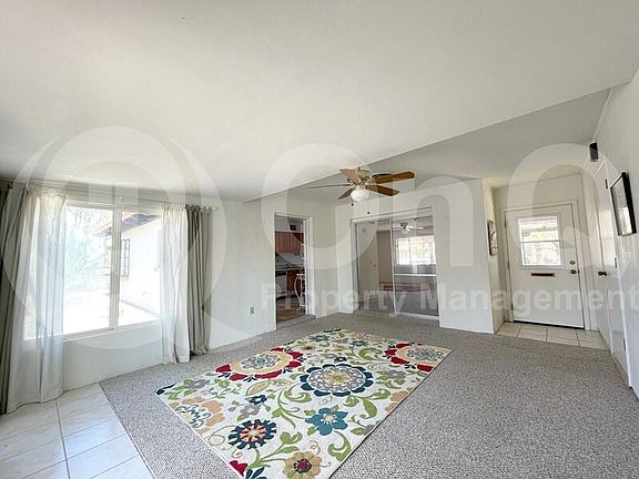 5th image of 402 E El Valle