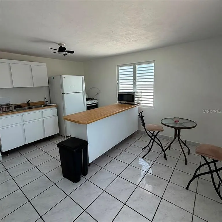 2 bed, 1.0 bath, $800 — Photo 2