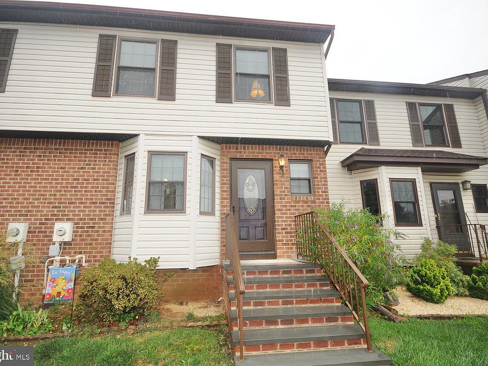 1st image of 7 Roberts Ct