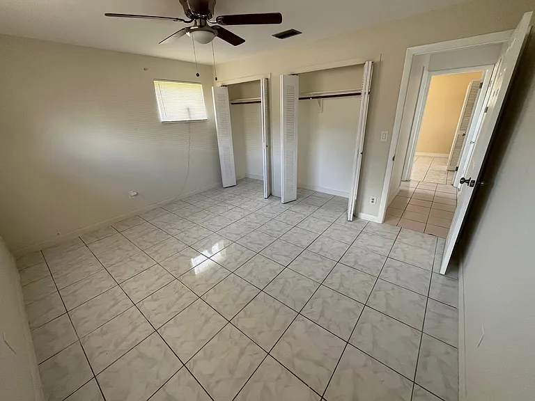 626 SW 4th Ave #1 — Photo 8
