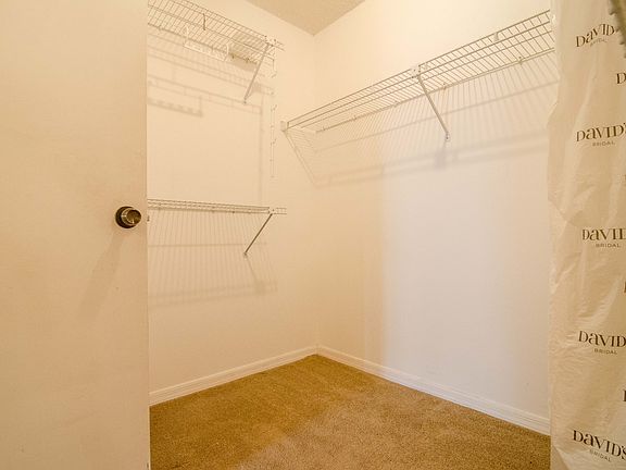 3rd image of 2409 Bridle Path Ln APT 1